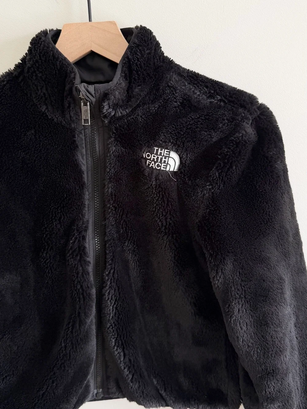North Face Girls’ Reversible Mossbud Jacket in Black
